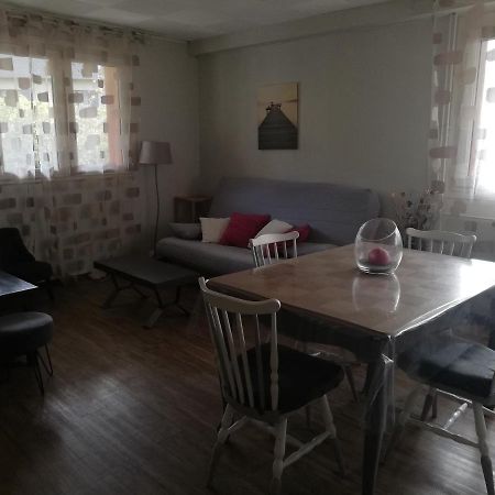 Appartement Leauma Гилестр Екстериор снимка