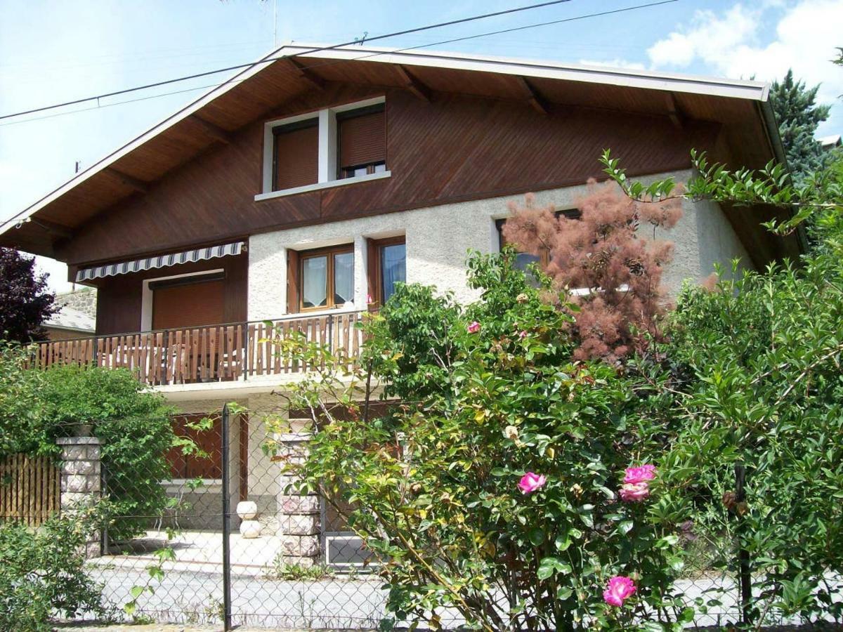 Appartement Leauma Гилестр Екстериор снимка